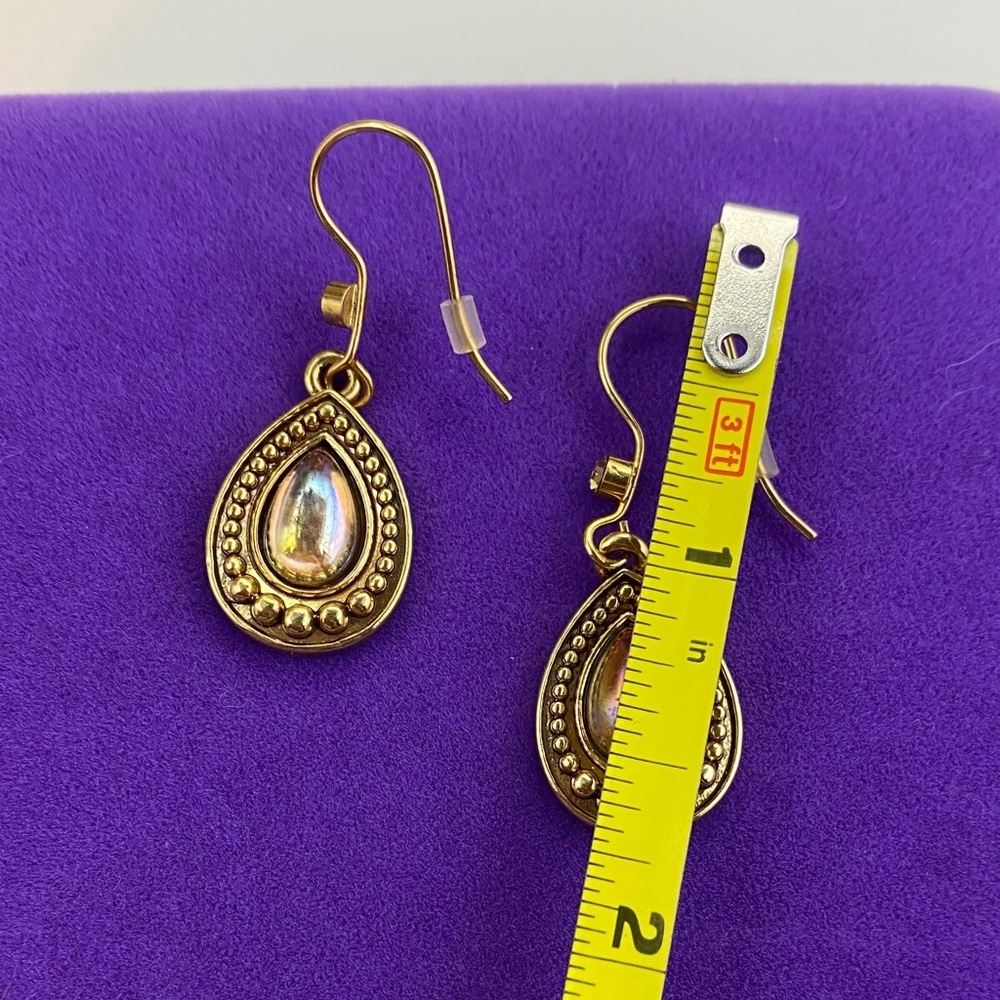 💛 Y2K Avon Gold Teardrop Earrings - Picture 2 of 3